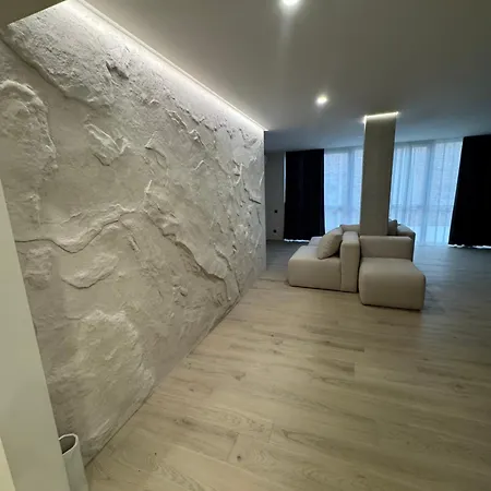 7 Apartment *